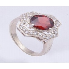 925 Sterling Silver Ring, Garnet Gemstone, Round Shape, RI-0097